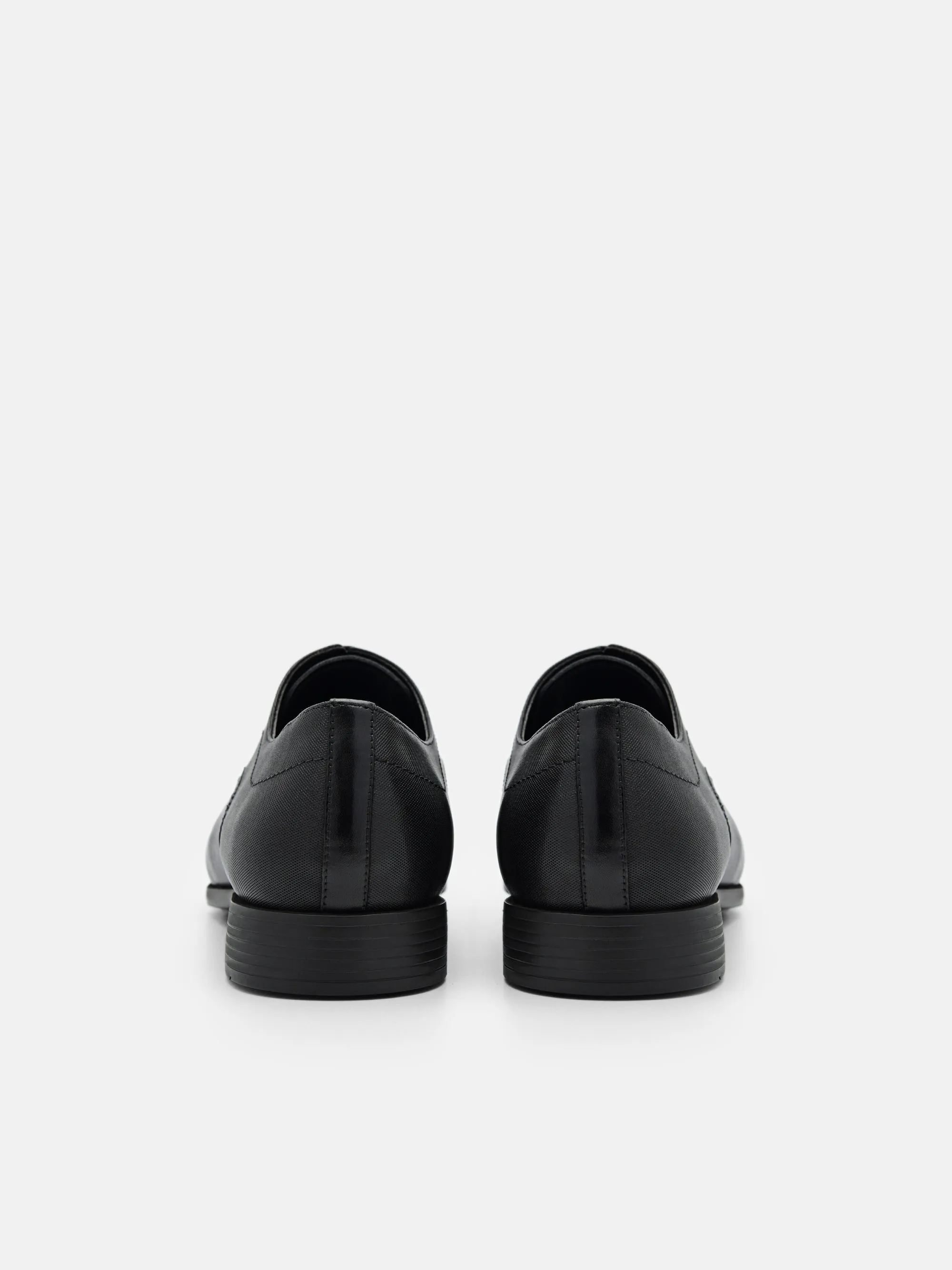 Altitude Lightweight Leather Derby Shoes