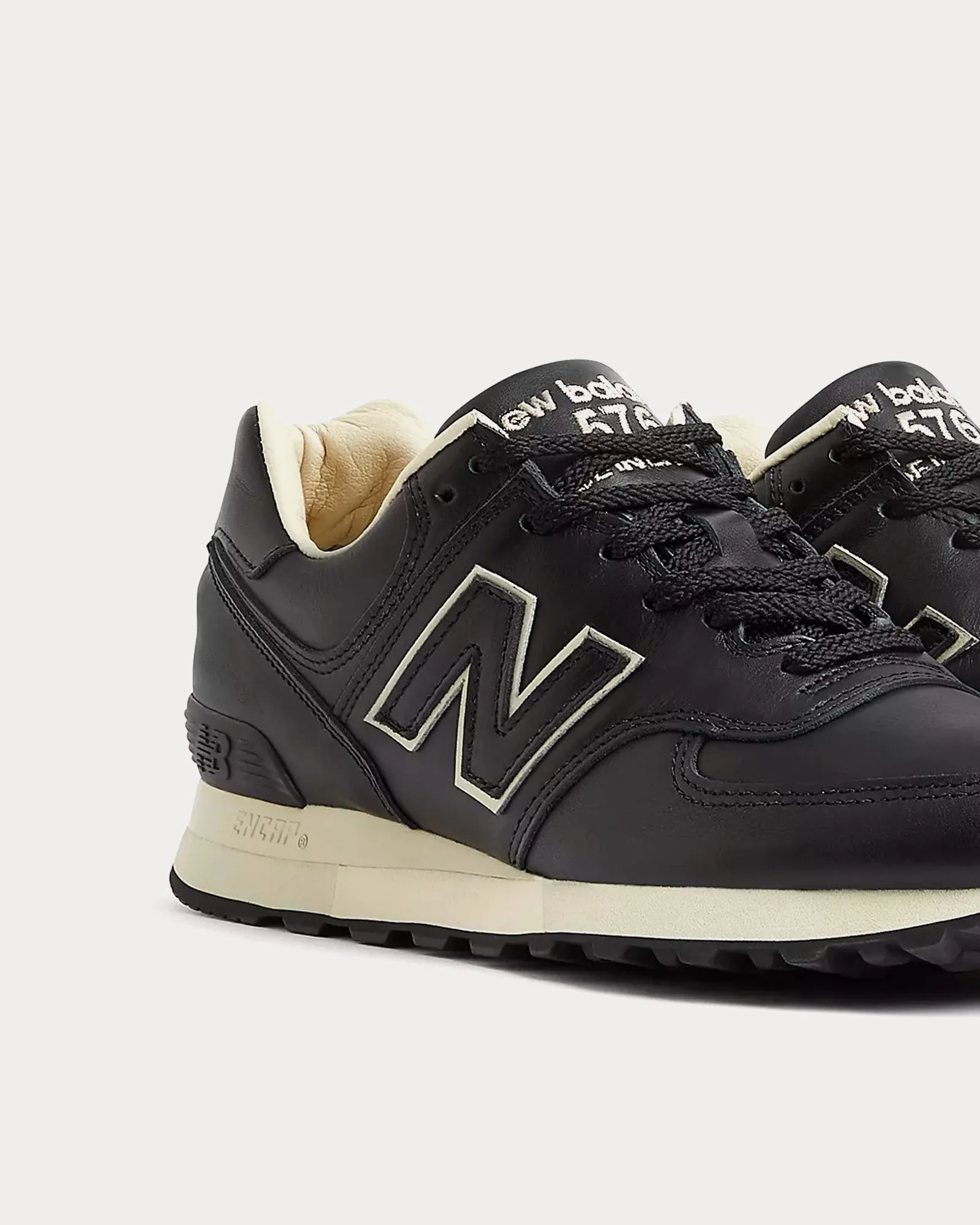 MADE in UK 576 Black / Cement Low Top Sneakers
