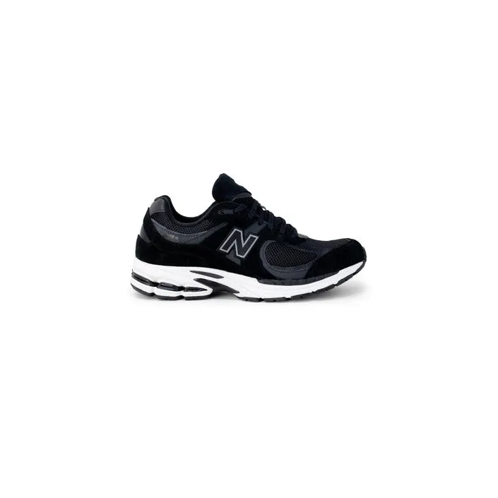 New Balance Men's Black 2002R Sneakers