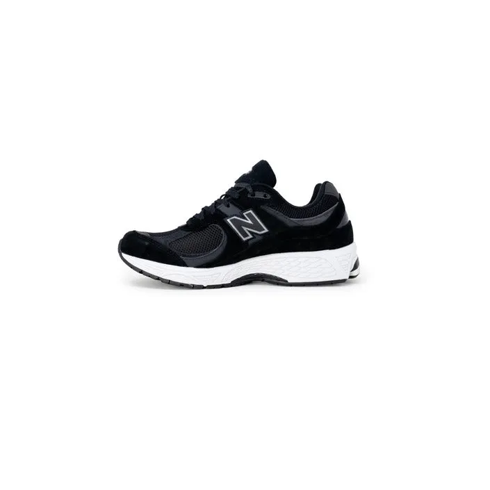 New Balance Men's Black 2002R Sneakers
