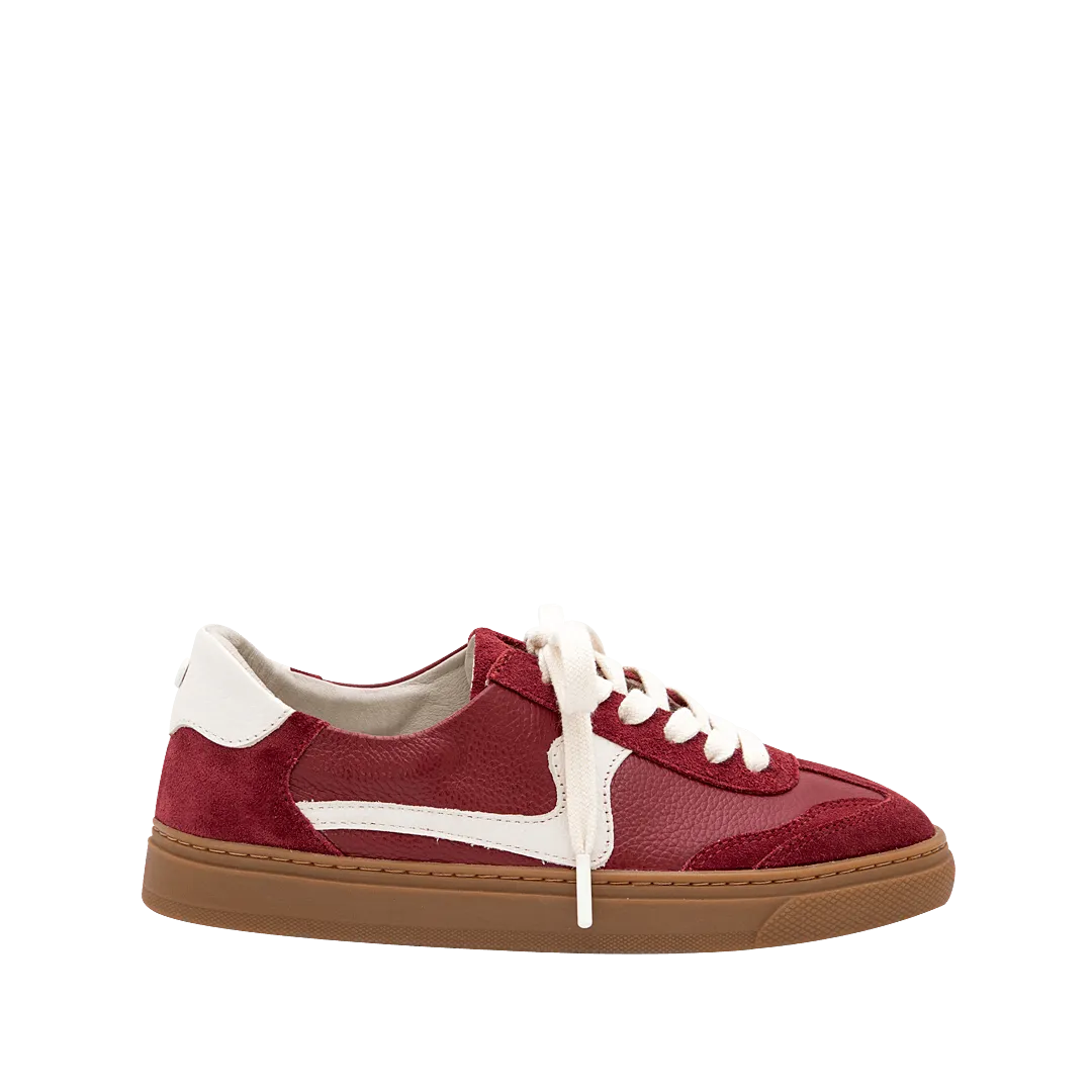 Tennis shoes in wine x pure white leather