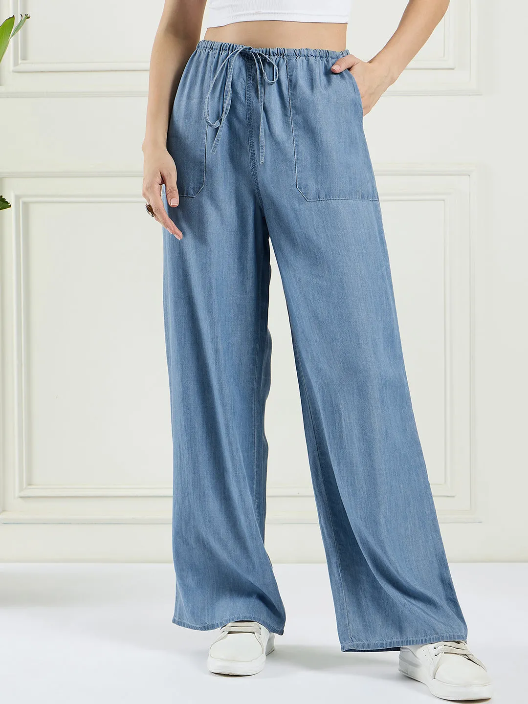 Women elasticated denim pants with pockets