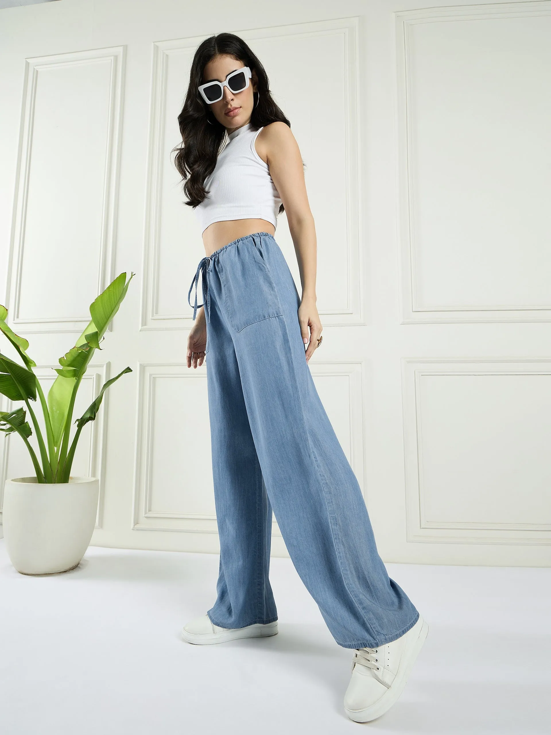 Women elasticated denim pants with pockets